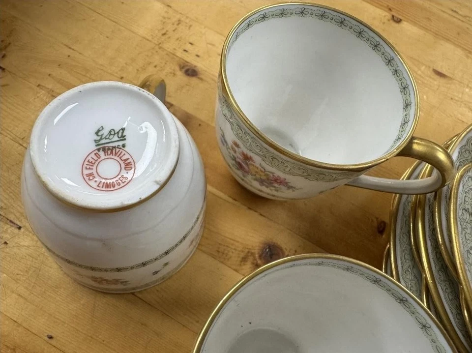 Juego de 4 tazas y platillos vintage Theodore Haviland Limoges Francia adornos florales dorados Foto 2 de 4