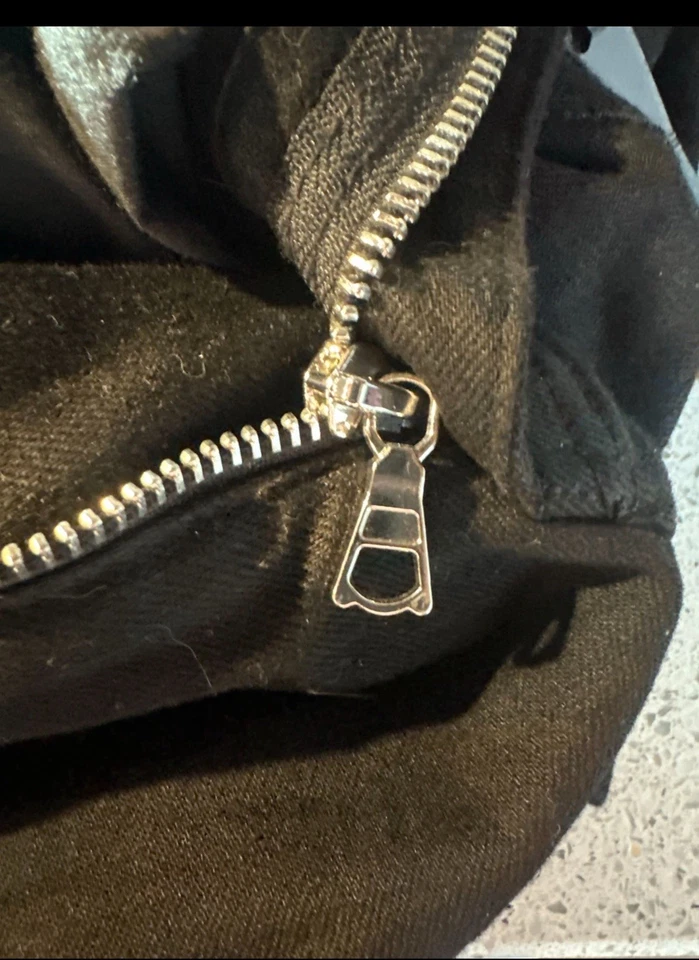 Amiri MX1 negro con parches negros talla 30 Foto 4 de 4