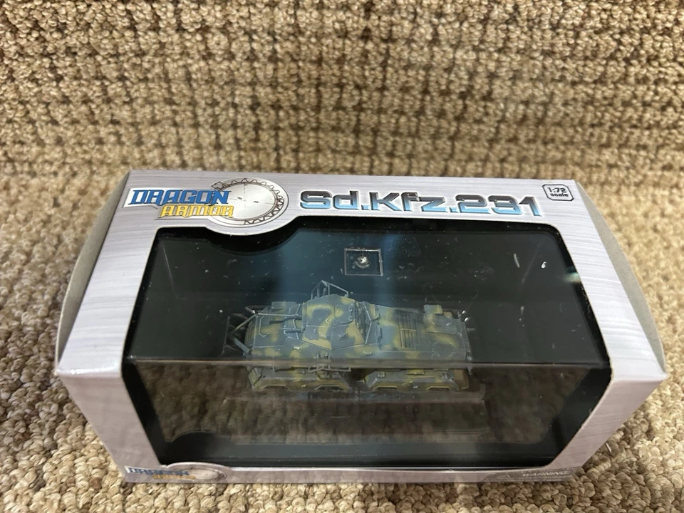 Dragon Armor 1:72 Sd.Kfz.231 Recon Vehicle, Mozdok 1942, No. 60600 - Image 2 of 4