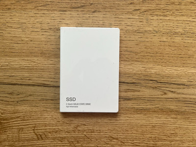 SSD SK hynix 256GB mit Windows 11 Pro 25H2 für Notebook Laptop und PC