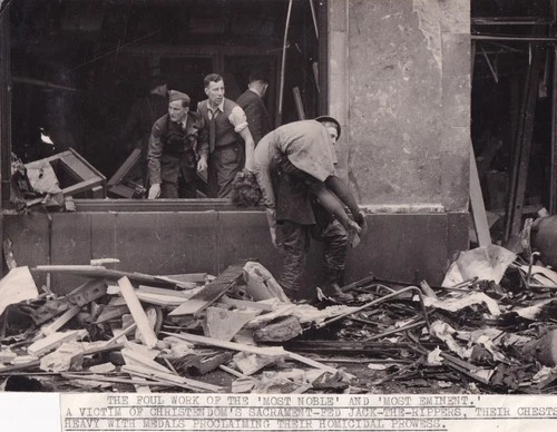 Original Press Photo WW2 fireman carries woman Aldwych VI flying bomb 30.6.1944