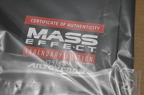 Mass Effect Key Art Shadow Box #179 - Edizione Leggendaria Shadowbox - ARTOVISION - Foto 3 di 4