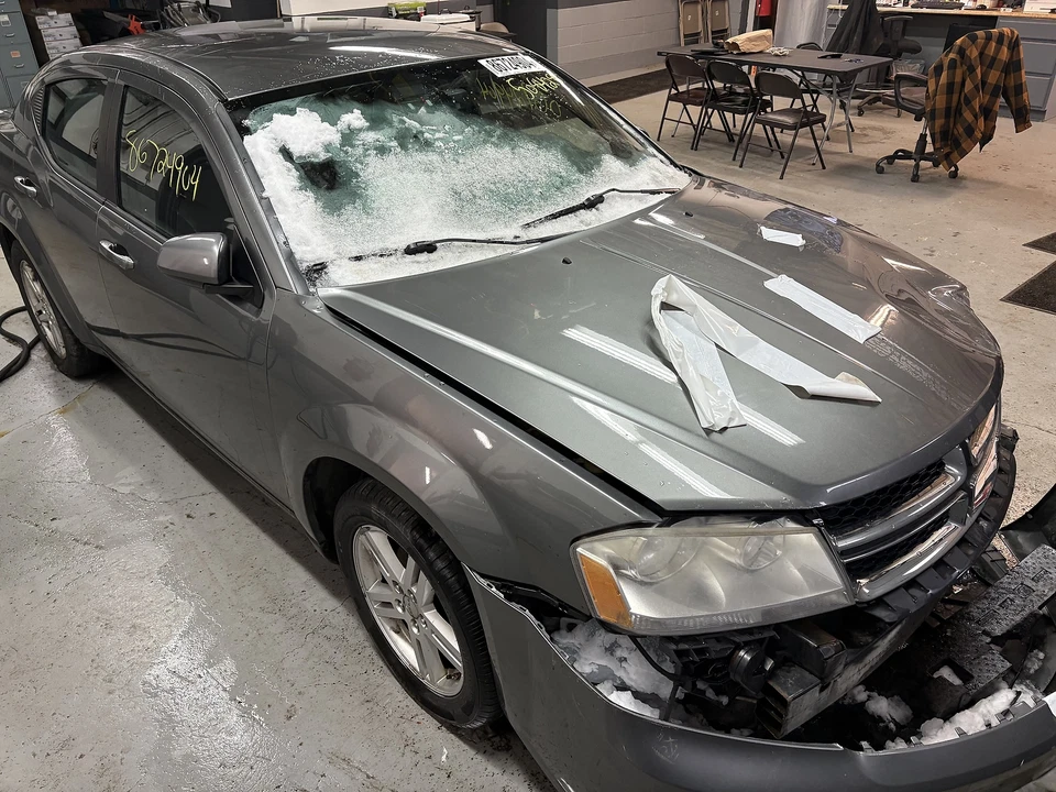 Used Front Left Door Window Regulator Front fits: 2013 Dodge Avenger electric Fr Foto 2 de 4