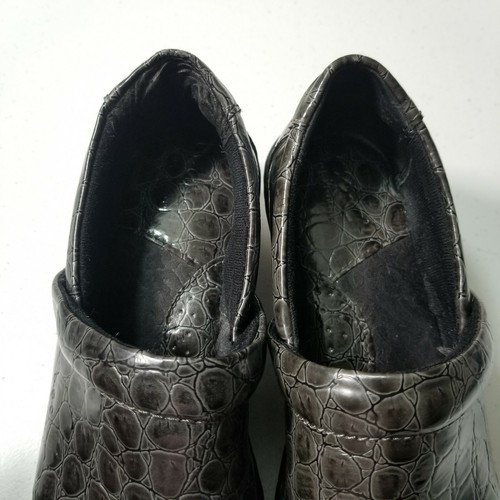 BOC Born Concept Slip-on Clogs Womens Size 8M Gray Faux Gator Print. - Picture 7 of 9