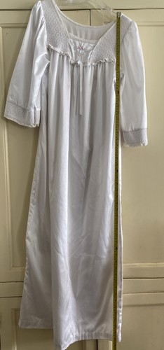 Vintage Embroidered Poly Cotton Nightgown Sz XS Floral Lace Union Made Modest US - Picture 11 of 12