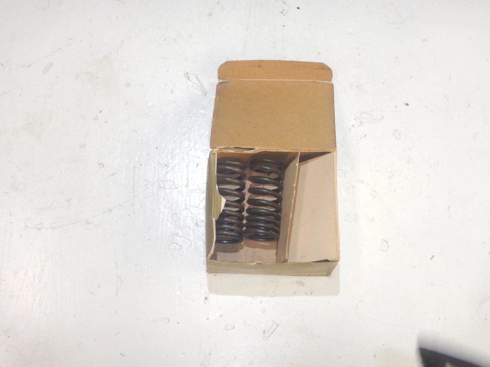 Válvula de admisión y escape TRW para Jeep Willys CJ resorte Cl cabeza plana 638636 Foto 3 de 4