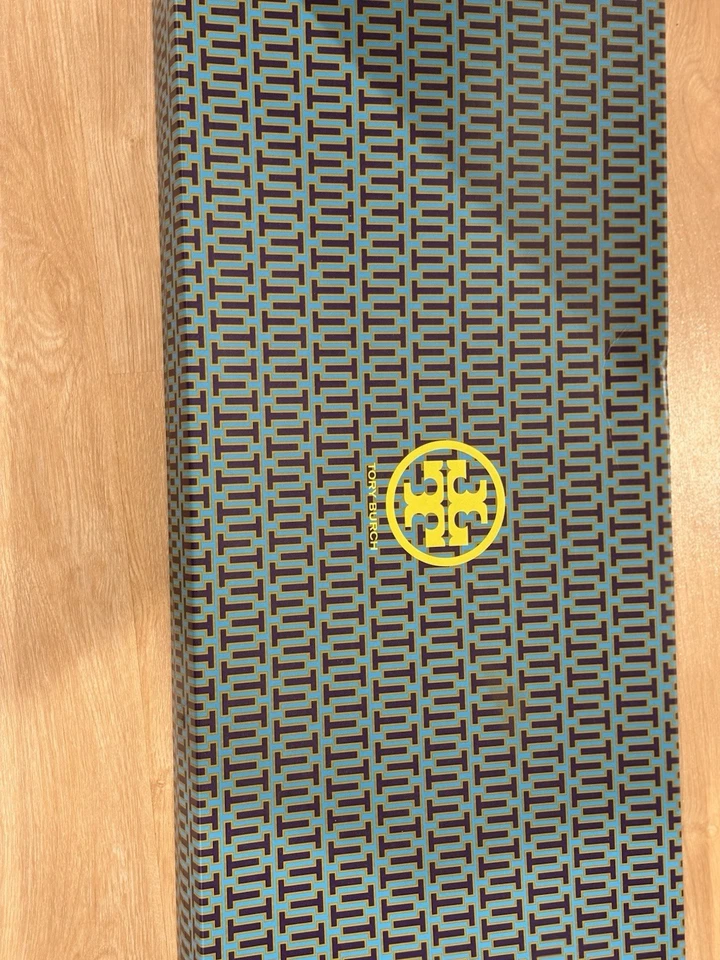 Botas hasta la rodilla Tory Burch talla 8,5 gris gamuza usadas 5 veces Foto 2 de 4