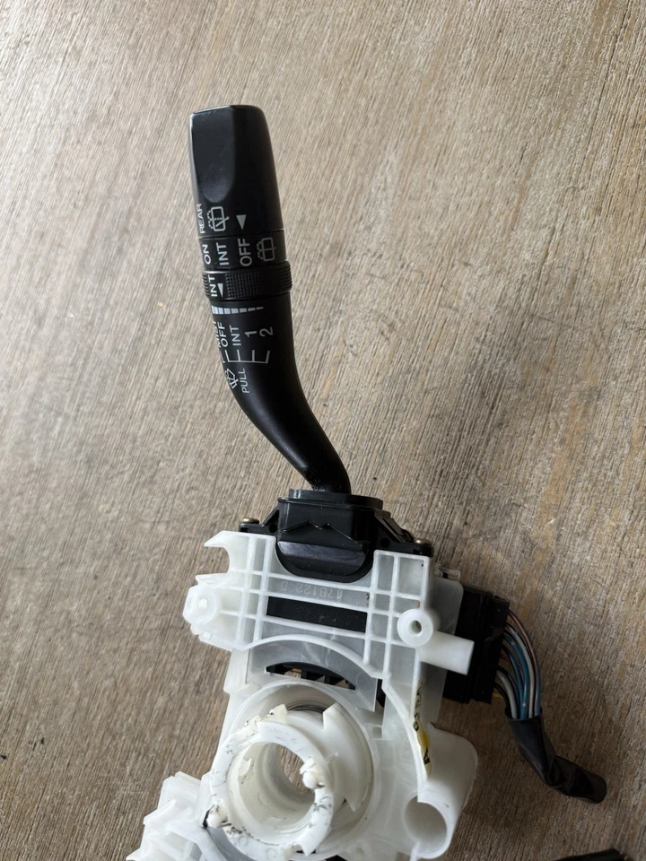 Interruptor combinado de intermitente y limpiaparabrisas Mazda 6 2004-2008 Foto 2 de 4