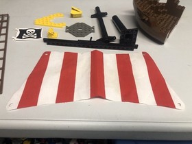 LEGO Cloth Sail + parts For BLACK SEAS BARRACUDA Red White stripe 10040 6285