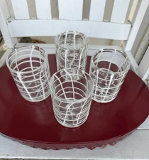 Set of (4) NEW Impuse! Checkered Abstract White Glass 12 Oz