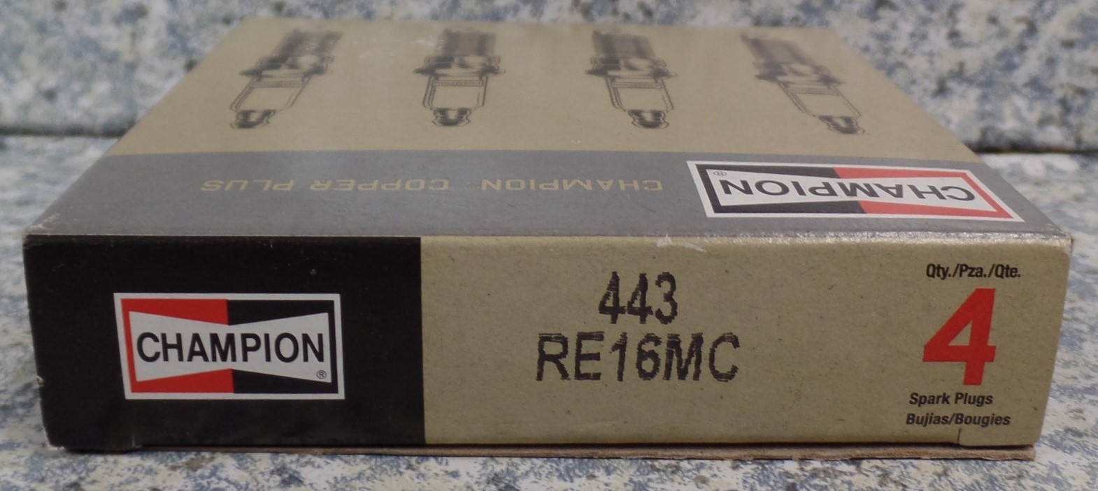 CHAMPION Copper Plus 433 RE16MC Lot of 4 Spark Plugs NEW SEALED 