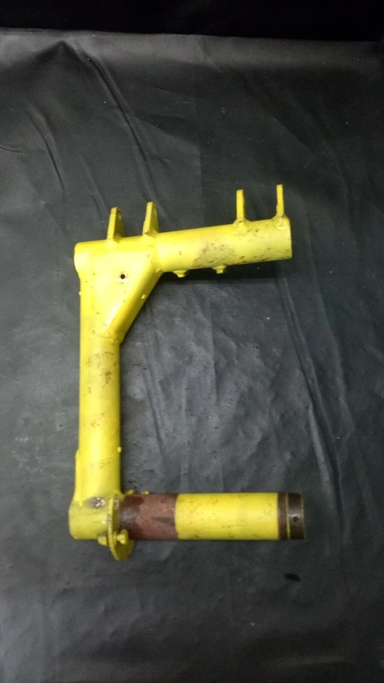 LAKE LA-4-180/200 BUCCANEER MAIN GEAR TRAILING LINK/AXEL - Image 2 of 4