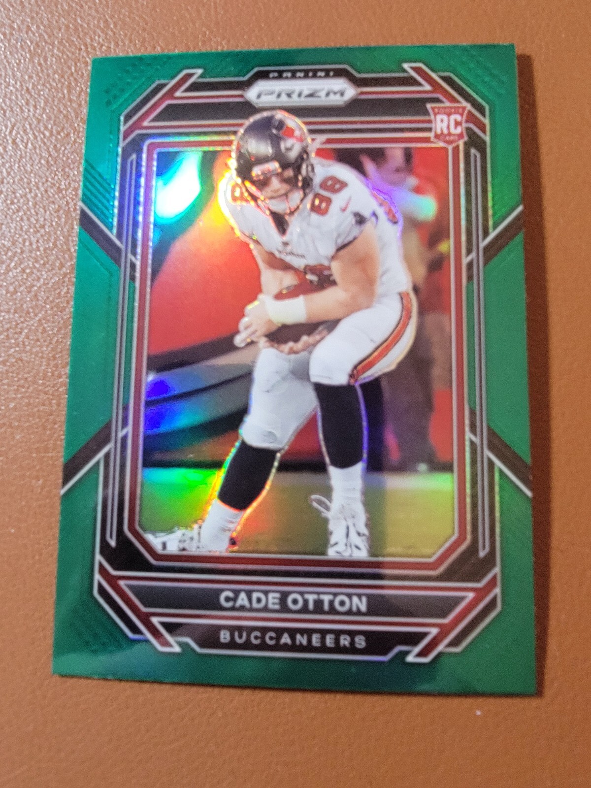 2022 Panini Prizm - Rookies Cade Otton #362 Green Prizm (RC)