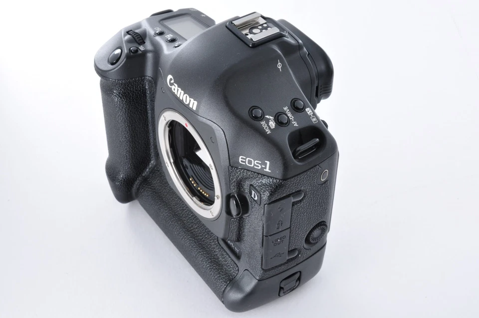 US Duty Free[Near MINT S/C8578] Canon EOS-1D Mark III 10.1MP Digital Camera #101 - Image 3 of 4