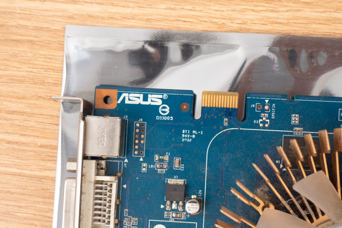 ASUS グラフィックカード PCI Express 0197105856677 ASUS グラフィックボード TUF-RTX5080-O16G