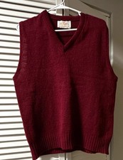 Vintage Jantzen Men's Wool Knit V-Neck Sleeveless Sweater Vest Burgundy Solid M