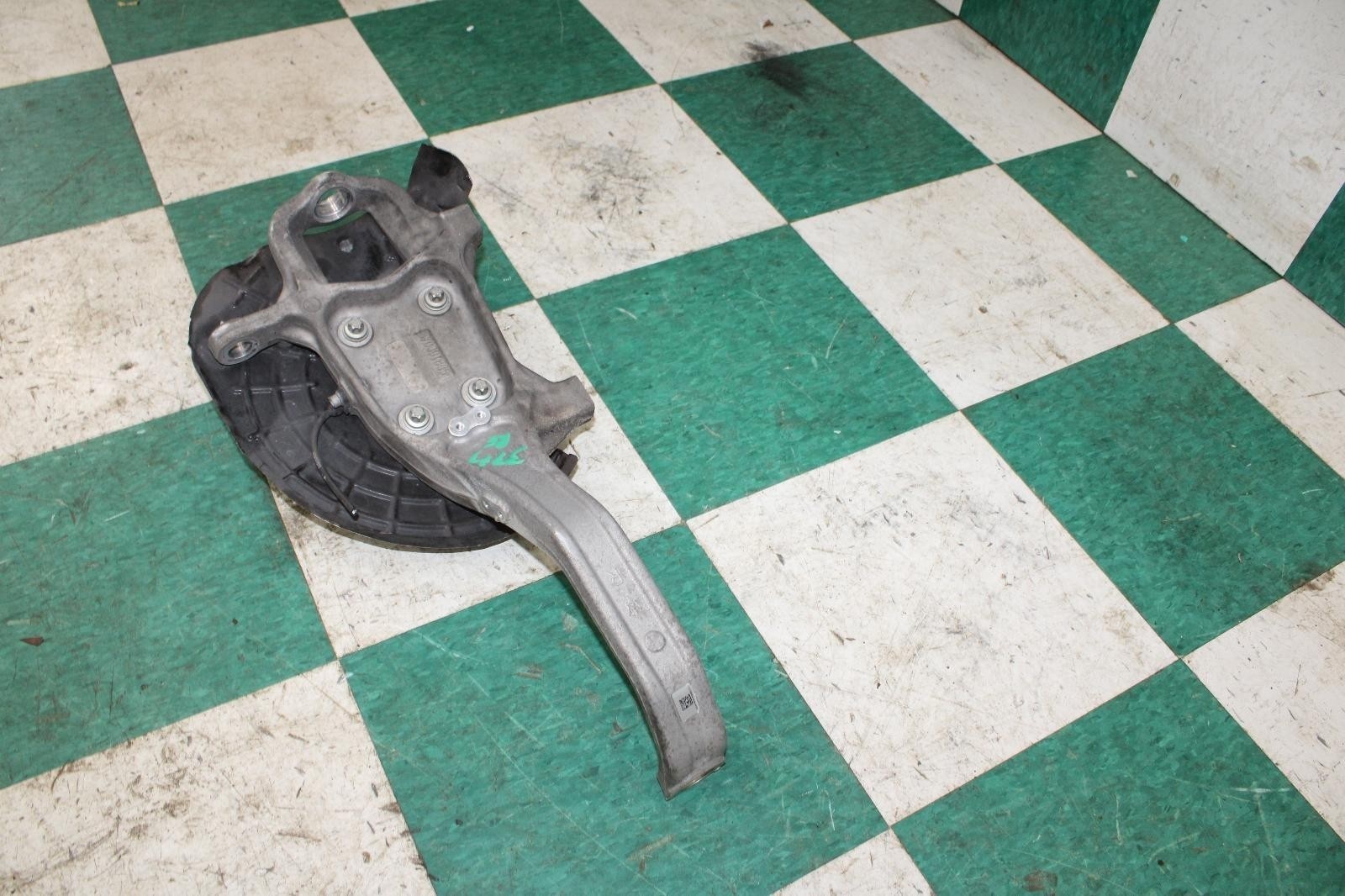 Maserati Ghibli 2014-2017 Front Right Steering knuckle