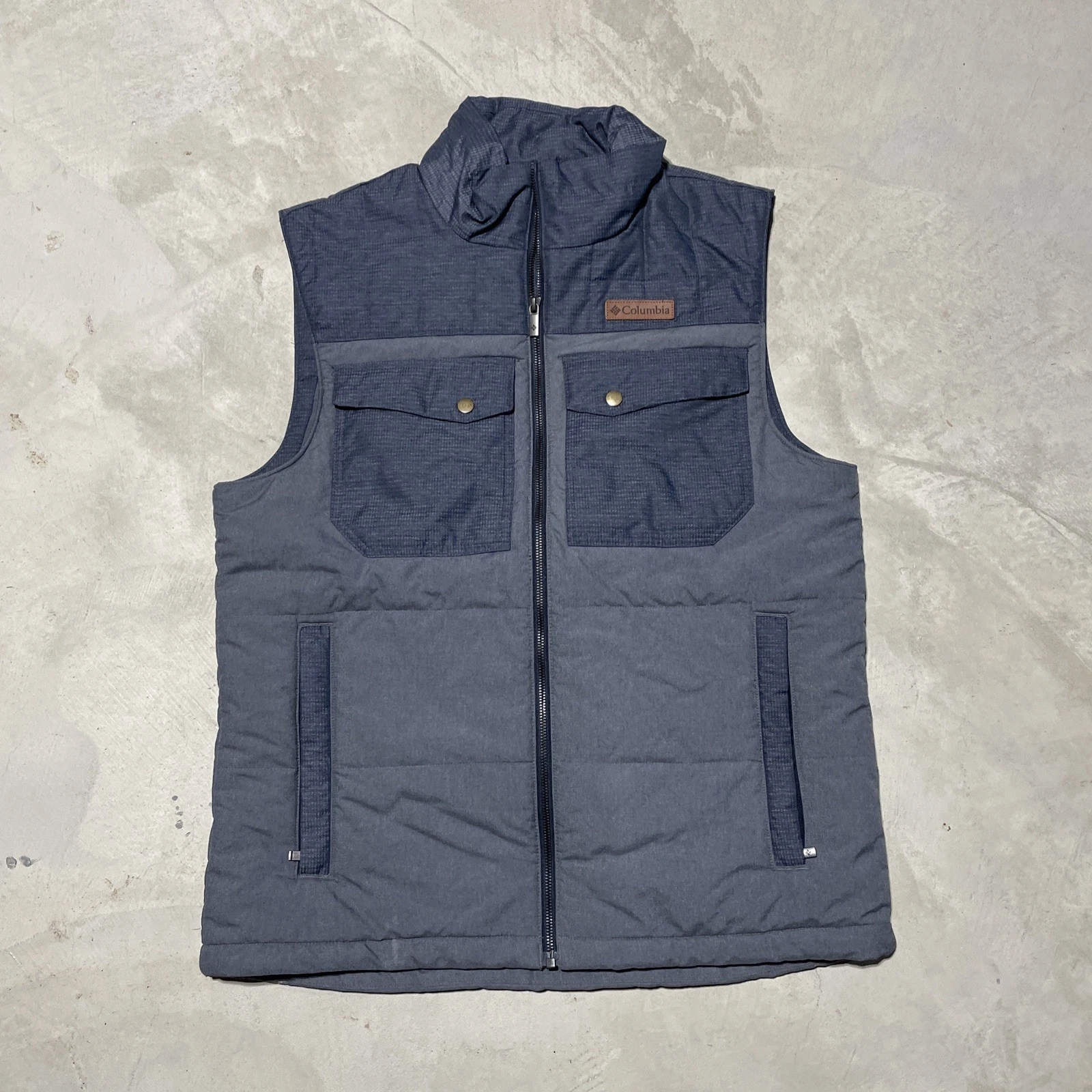 Columbia Vest Men’s Medium Blue Insulated Puffer Full Zip Chest Pockets Hiking