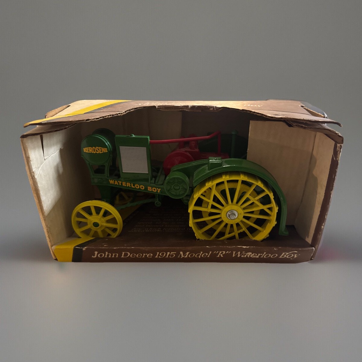 Ertl John Deere 1915 Model R Waterloo Boy Tractor Diecast 1 16 for