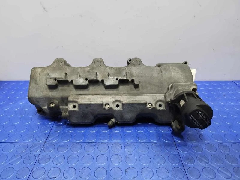 Tapa de válvula del motor Mercedes Benz 2.6L lado izquierdo del conductor OEM 1120100530 Foto 2 de 4
