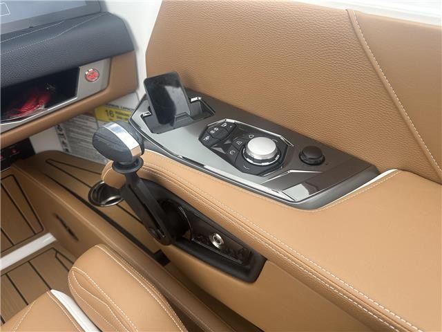 2025 Nautique G23  Victory Red