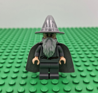 LEGO The Hobbit Lord of the Rings Gandalf the Grey (lor001) Minifigure 79010