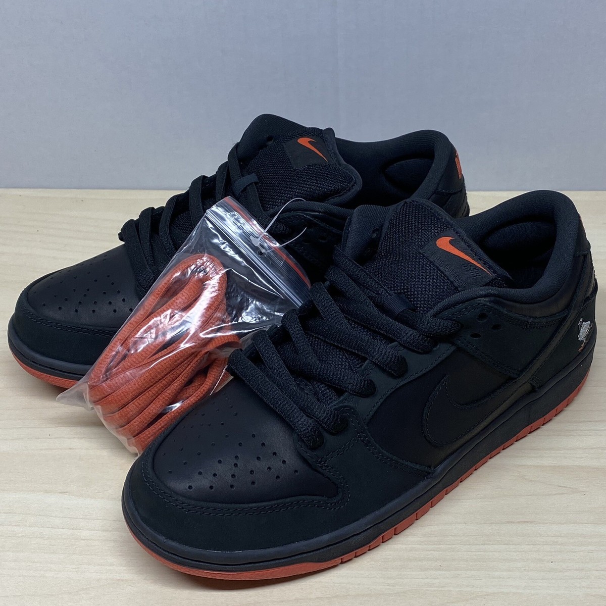 スニーカー Jeff Staple x NIKE SB Dunk Low Pro 'Black Pigeon' AW 17 2017 Nike SB Dunk Low Pro x Jeff Staple Black Pigeon 2017 Men