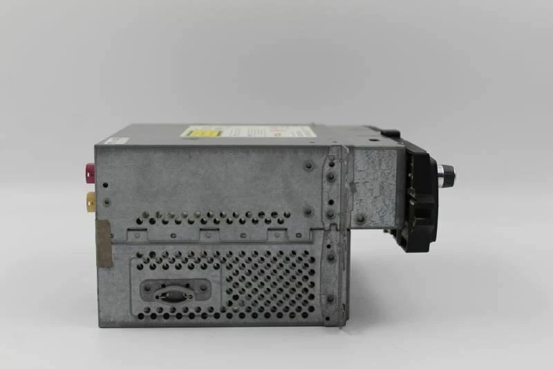 Audio Equipment Radio Am-fm-cd Receiver W/Satellite 2010-2016 BMW Z4 OEM #2419 - Image 4 of 4