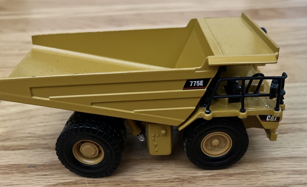 ミニカー 34R-001 Norscot 1/50 CAT 775E OFFHIGHWAY Norscot Caterpillar CAT 775E Off Highway Dump Truck 1:64 Scale Toy
