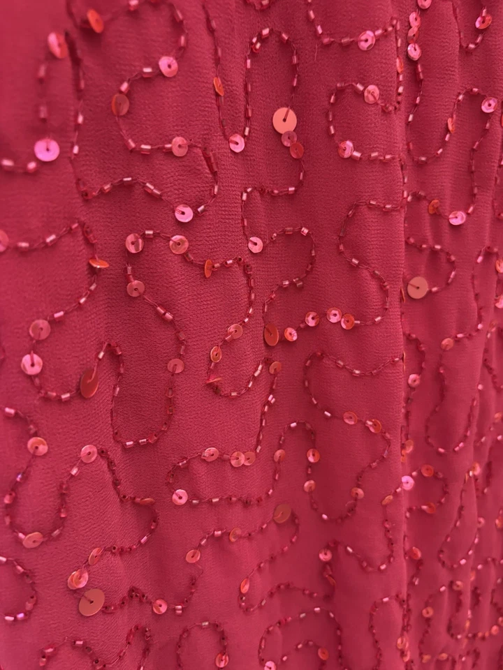 Beautiful Unworn Cerise Pink Evening Dress  Embellished With Beads And Sequins - Image 4 of 4