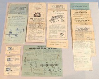 LIONEL NICE LOT ORIG INSTRUCTION SHEETS CORRECTION SLIP PACKETS (HB280)....TK
