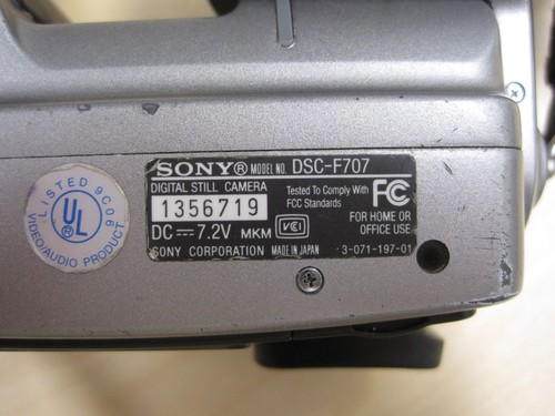 Sony Cyber-shot DSC-F707 5.0 MP Digital Camera - Picture 10 of 12