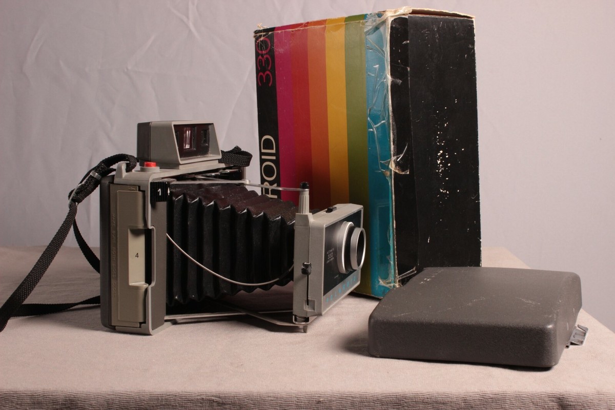 VINTAGE POLAROID AUTOMATIC 330 LAND UK