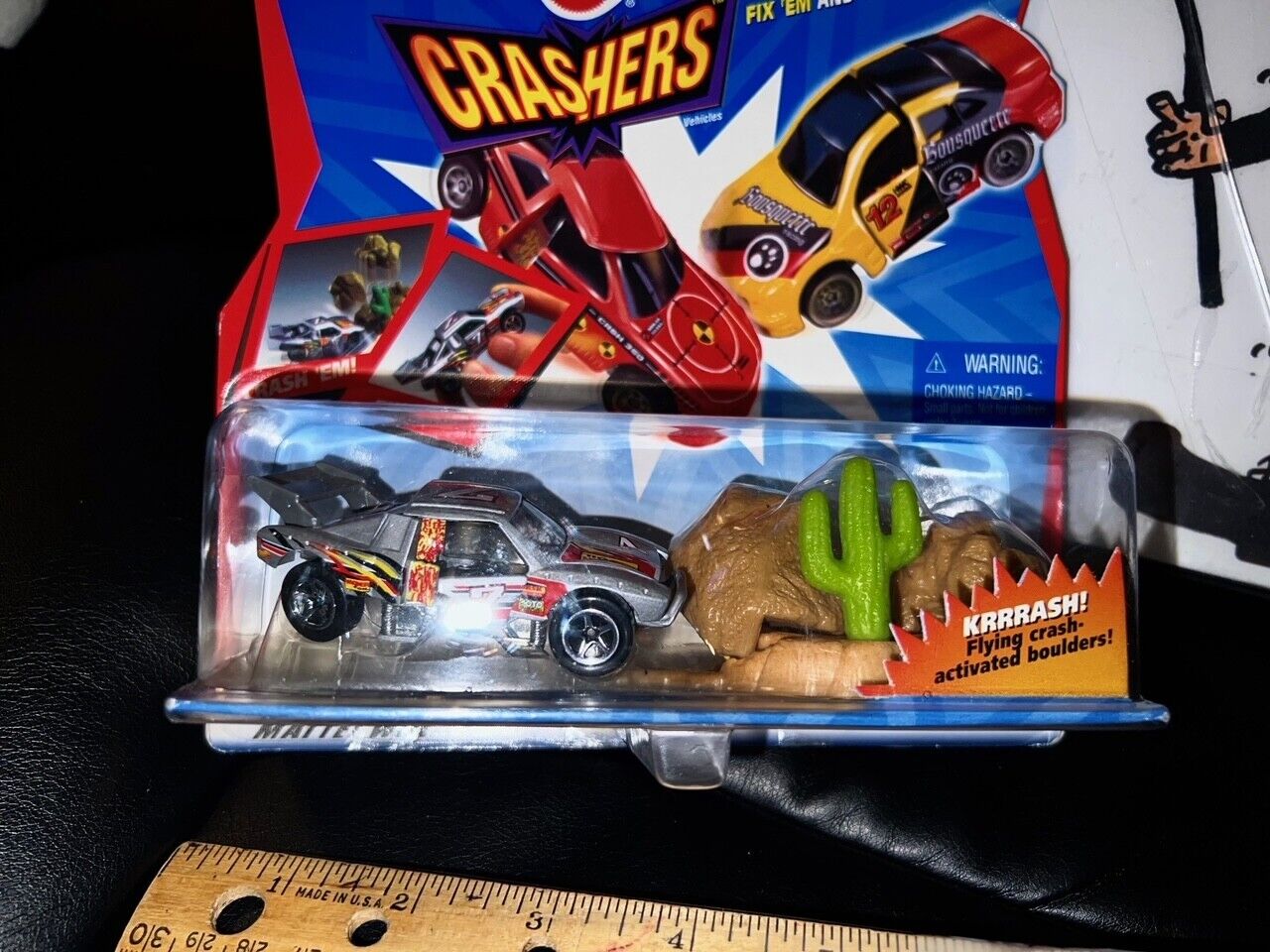Anyone know what this is? Metal base 1998. The pivot/crash mechanism is  cool. : r/HotWheels
