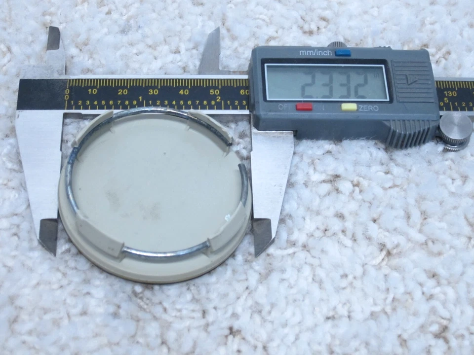 КОМПЛЕКТ ОРИГИНАЛЬНЫХ ЦЕНТРАЛЬНЫХ КОЛПАКОВ ДЛЯ КОЛЕС ИЗ СПЛАВА HYUNDAI AZERA, GENESIS, SANTA FE 52960-3K210 #A-3 - Изображение 3 из 3