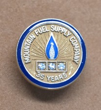 VINTAGE MOUNTAIN FUEL SUPPLY CO. UTAH QUESTAR CORP. 10K GF SERVICE PIN 35 YEARS 