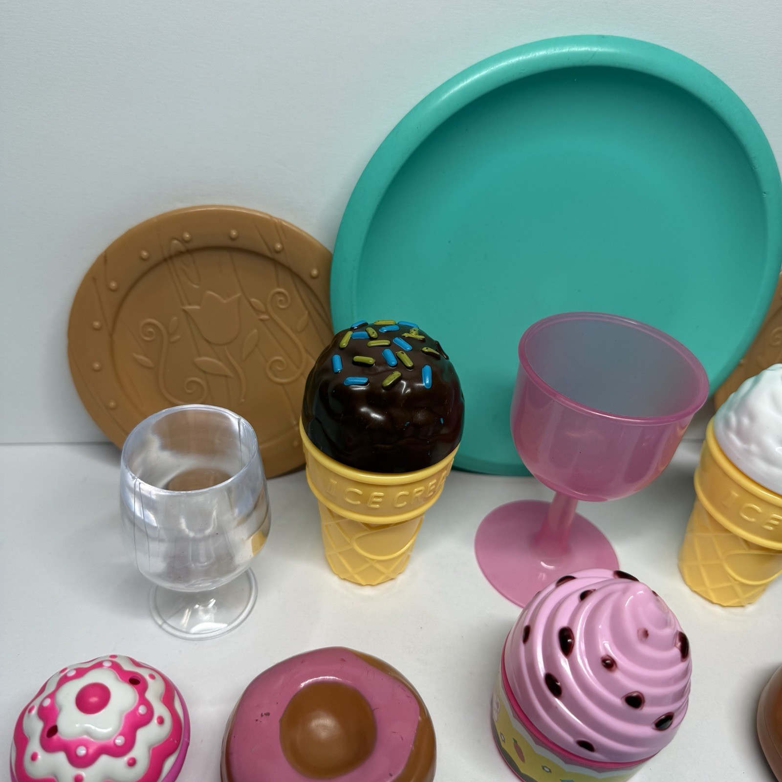 Pretend Play Food Ice Cream Sweets Treats Dishes Mixed Variety Lot 30 Toy Pieces