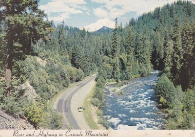 FLUSS UND HIGHWAY IN CASCADE MOUNTAINS, PAZIFISCHER NORDWESTEN ~ GEBRAUCHT ~ VERSCHICKT