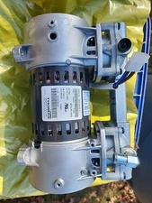 Rietschle Thomas 2505CE38-758 Oilless Vacuum Air Pump 15-20 In Hg 30-40 Psi