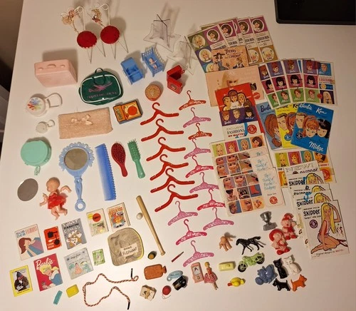 Vintage 1960's Mattel Barbie Dolls Accessories & Literature Good Condition 04