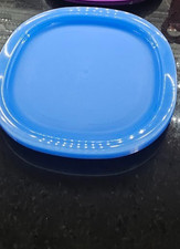 Tupperware Microwave Reheatable LUNCH Plates 9.5" Set Of 4 BLUE NEW free shippin