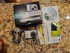 Fujifilm Finepix A220 Compact 12.2MP Digital Camera Silver w/2gb SD - TESTED