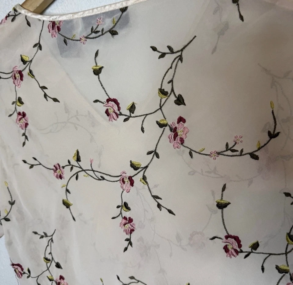Camisa femenina bordada floral mediana top transparente The Limited años 90 Y2K para mujer Foto 3 de 4