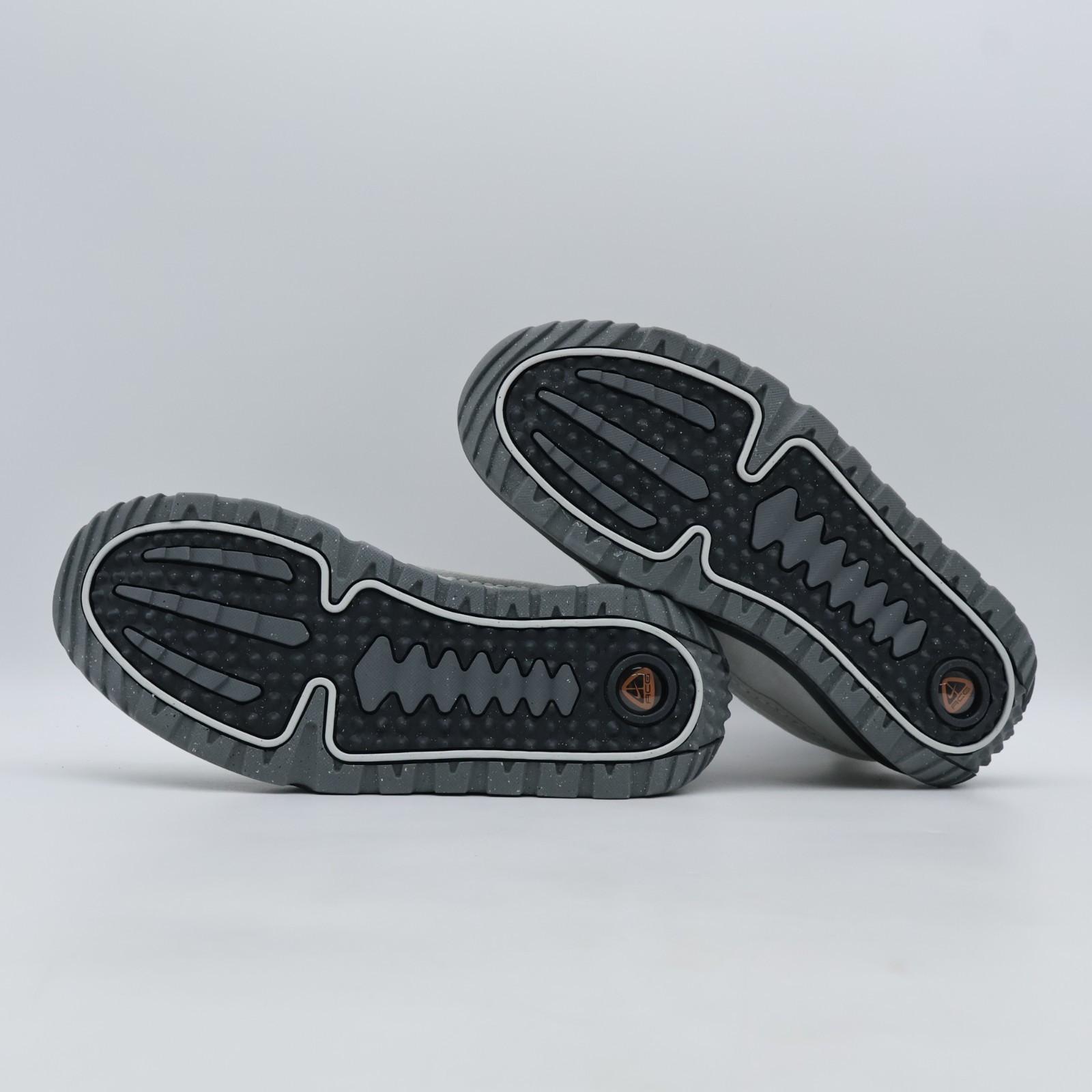 FV4317-003 Nike ACG IZY Photon Dust (Men's) image 6