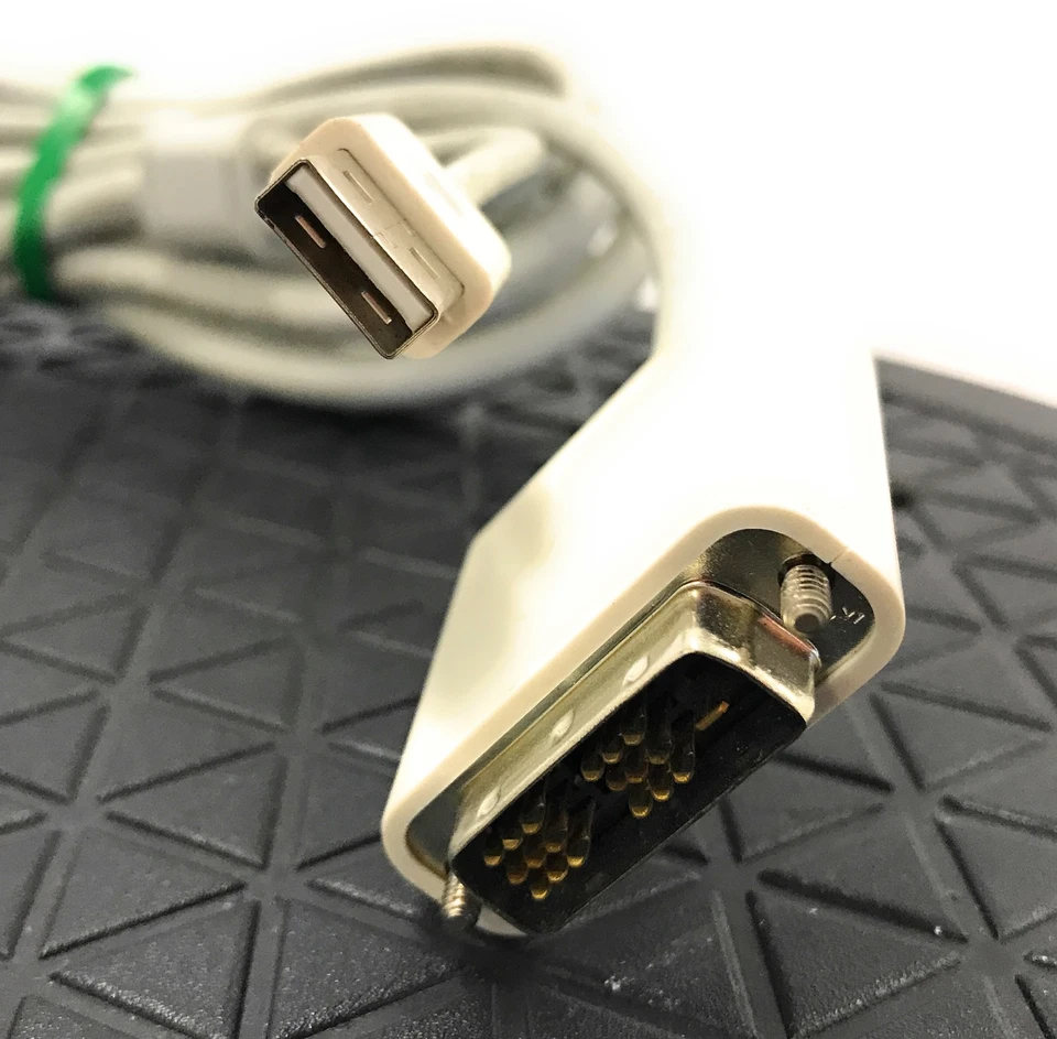 Genuine Apple A1006 DVI to ADC Power Adapter for Studio & Cinema Displays - Image 3 of 4