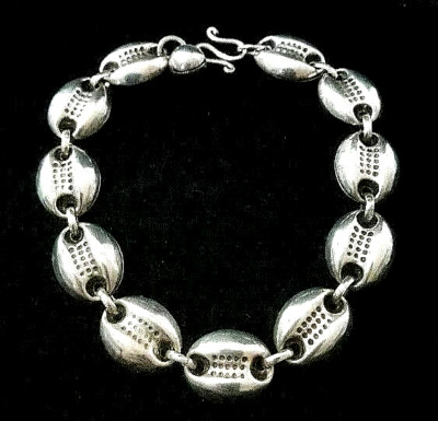 6.75'' Handcrafted 3-D Sterling Silver Oval Link Bracelet w Sterling Rattle Ball