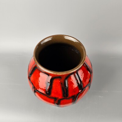Vintage West German Fat Lava vase by Carstens Tonnieshof. Number