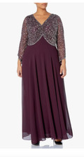 J Kara Women's Plus Size 3/4 Sleeve V-Neck Beaded Top Long Gown . Size 8P