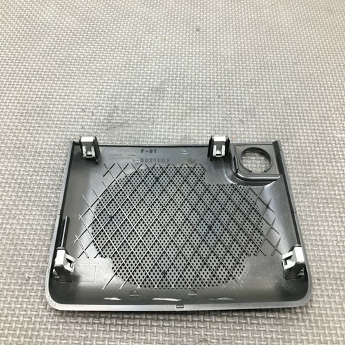 05-09 Land Rover LR3 Dash Instrument Panel Speaker Grille Cover OEM FBI500012 - Picture 6 of 7
