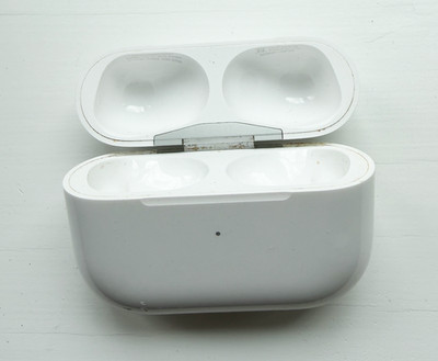 Apple AirPods Pro 2nd Generation USB-C Magsafe Charging Case (Genuine Apple)
